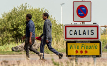 Migrants à Calais: douches et sanitaires installés dès "la semaine prochaine"