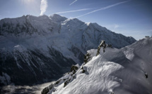 Mont Blanc: une 4e nuit dehors pour un alpiniste japonais, un espoir demeure