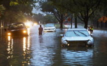 Harvey: les eaux continuent de monter au Texas, "du jamais vu"