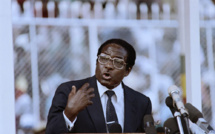 Zimbabwe: le président Mugabe détenu par l'armée déployée dans la capitale