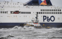Calais: un ferry échoué dans le port, les passagers rembarqués pour Douvres