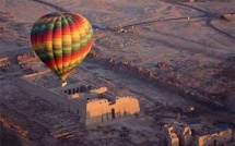 Une montgolfière s'écrase en Egypte, un touriste sud-africain tué