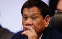 Philippines: mâcher du chewing gum soulage le dos du président Dutertre