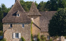 Un château en Corrèze pour un peu plus de 11 euros et la bonne cause
