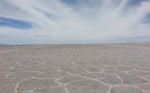 Un enseignant français aveugle traverse le désert de sel bolivien en 7 jours