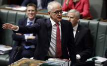 Australie: Turnbull affaibli après avoir sauvé son poste de justesse