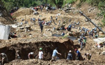 Typhon aux Philippines: 74 morts, les recherches se poursuivent