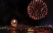 Avec le célèbre feu d'artifice de Sydney, le monde commence à fêter 2011