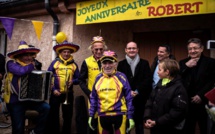 107 ans et toutes ses jambes: il fête son anniversaire à vélo !