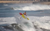Sup Surf - Championnat du monde : Bon début de compétition pour Poenaiki Raioha