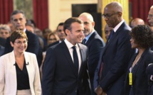 Vie chère en Outre-mer: Emmanuel Macron accuse les sur-rémunérations et les monopoles