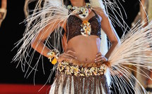 Miss Tahiti : le prix du plus beau costume décerné à Mirna Tematahotoa