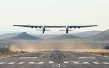 Premier vol aux Etats-Unis du Stratolaunch, le plus grand avion du monde