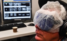 Le CHU de Lille teste un masque d'hypnose pour relaxer les patients