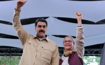 Venezuela: après le soulèvement manqué, Maduro passe à l'offensive contre les "putschistes"