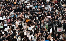 Hong Kong: manifestation à l'aéroport pour sensibiliser aux revendications démocratiques