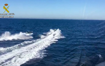 Espagne: Des "narcos" secourent en mer les policiers qui les pourchassaient