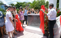 Deux plaques en l’honneur de Pouvana’a a O’opa