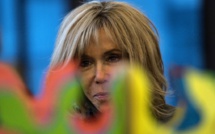 Brigitte Macron sort de l'ombre pour lancer les "Pièces jaunes"