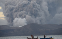 Volcan philippin: des milliers d'habitants dans l'incertitude après leur évacuation