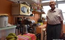 Flosse fait la visite de son appartement