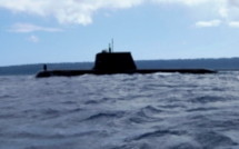 Un sous-marin dans la baie de Port-Vila
