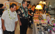 Inauguration de l’exposition « Art du fenua », qui se déroule à l’assemblée de la Polynésie française, du 3 au 9 septembre 2012.