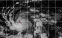Le cyclone Bopha menace la Micronésie