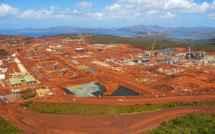 Usine de nickel en Calédonie: intervention des forces de l'ordre pour lever des blocages