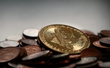 Le bitcoin dépasse 50.000 dollars et intéresse Wall Street