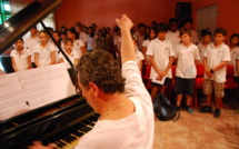 Formidable rencontre avec le soliste international Pascal Gallet et 50 enfants du collège de Tipaerui