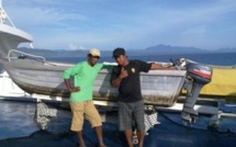 Deux pêcheurs de Kiribati secourus en mer par un bateau de croisière américain