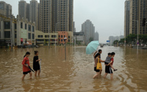 Inondations en Chine: au moins 56 morts, un typhon menace l'est du pays