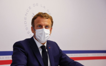 Macron défend la vaccination et le pass sanitaire pour empêcher "la fermeture du pays"