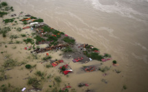 Inde : des milliers de personnes évacuées de leurs villages inondés