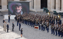 La France rend hommage à Bébel, son "As des as"