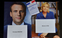 A six mois de la présidentielle, le duel Macron-Le Pen vacille