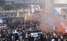 Obsèques de Bernard Tapie: le "boss" à Marseille pour sa dernière étape