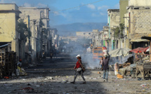 Les autorités haïtiennes face à une nouvelle crise après l'enlèvement d'un groupe d'Américains