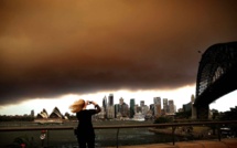 Australie: les pompiers progressent face aux feux, malgré des conditions extrêmes