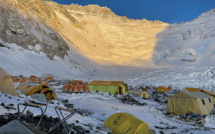Népal: les opérations de recherche de trois alpinistes français interrompues pour 3 à 4 jours