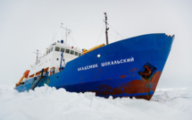 Antarctique: le mauvais temps empêche l'opération de secours du navire russe pris dans la glace