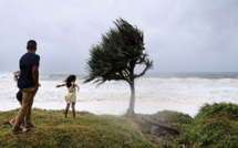 La Réunion dans l'attente du cyclone Batsirai et de ses bourrasques à 200 km/h
