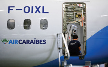 Bagarres dans l'avion Paris-Cayenne: un an de prison pour deux passagers