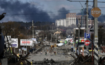Ukraine : l'armée russe poursuit son offensive, images d'apocalypse dans les villes touchées