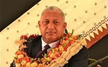 Le chef de Fidji quitte l'armée pour se lancer dans la bataille des urnes