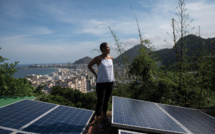 Au Brésil, une favela de Rio tourne à l'énergie solaire