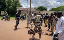 Mali: au moins 15 soldats et trois civils tués dans trois attaques coordonnées