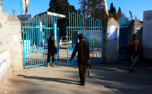 Afghanistan: des gardes armés empêchent les jeunes femmes d'entrer dans les universités