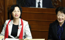 Japon: la ministre, le Sénat et le foulard rouge